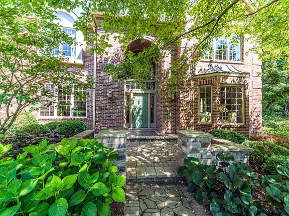2nd image of 42W098 Retreat Ct