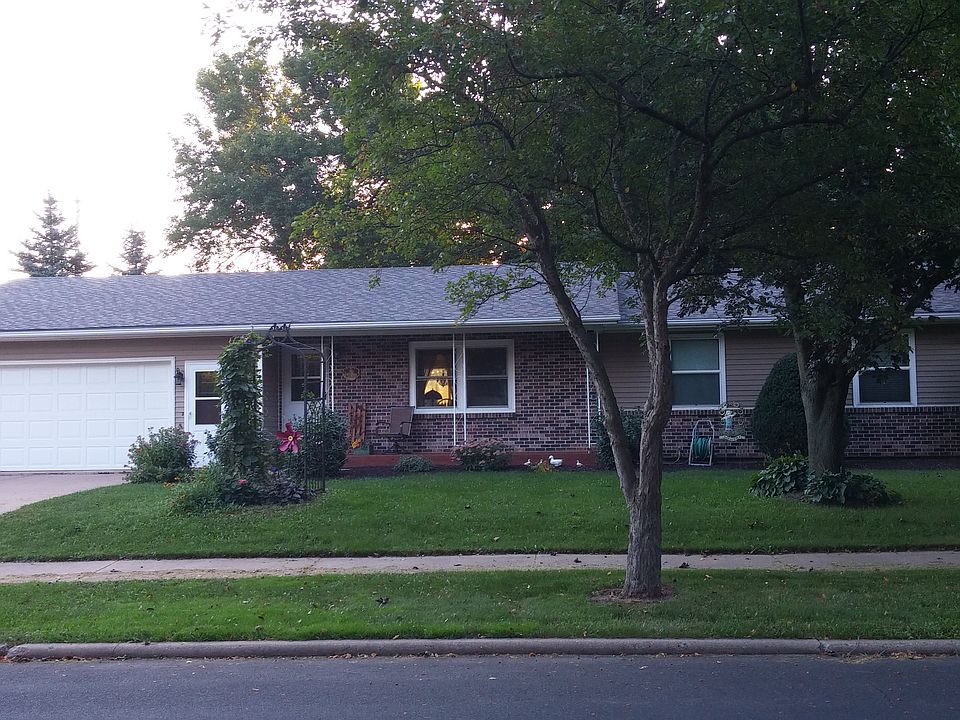 3 BDRM, 3 BATH RANCH HOME