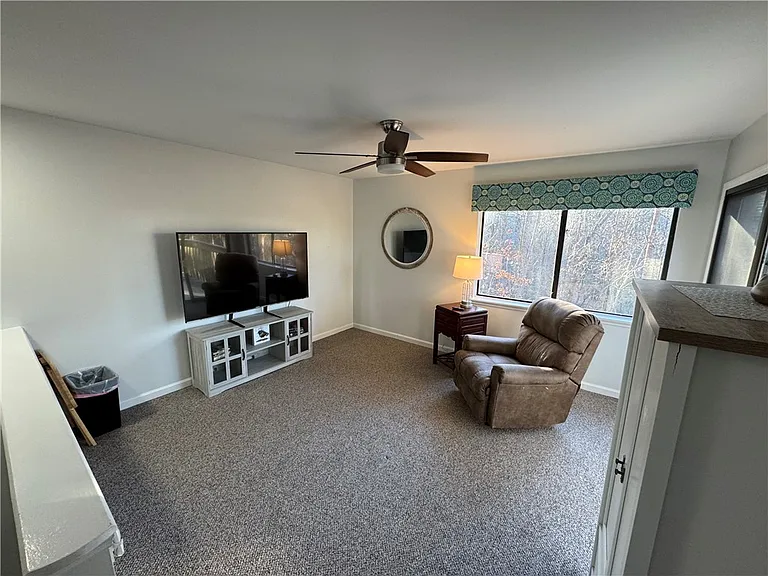 115 Harbor Lights Dr — Photo 15