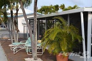 Large screen porch