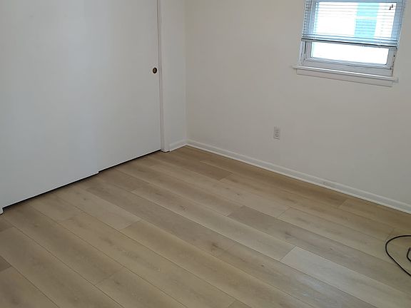 4th image of 106-108 N Dudley Ave #2