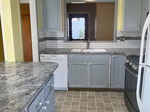 5th image of 51 Vista Ave