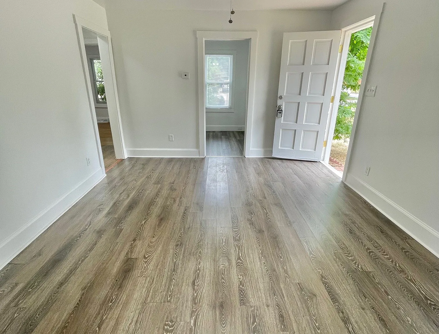 2 bed, 1020 sqft, $2,000 — Photo 2