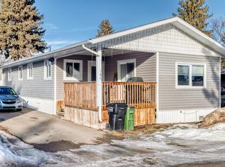 140 W View Cres, Edmonton, AB T5S 1T5