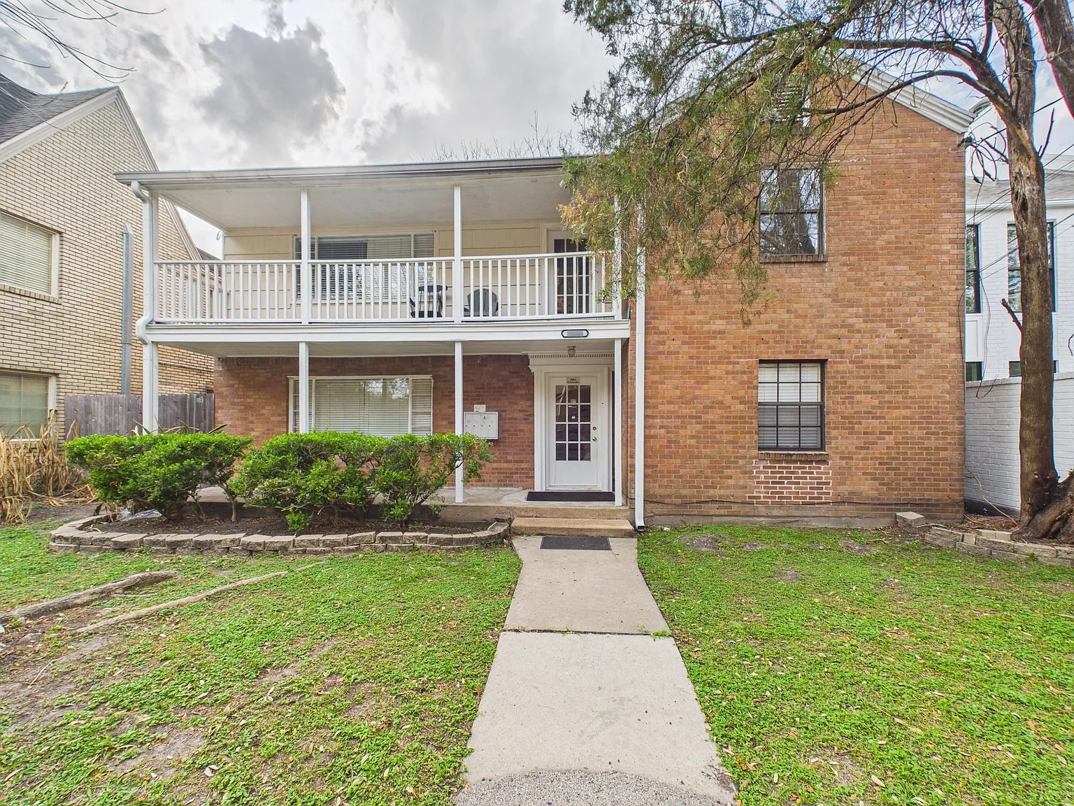 2 bed, 1.0 bath, 900 sqft, $1,500 — Photo 2
