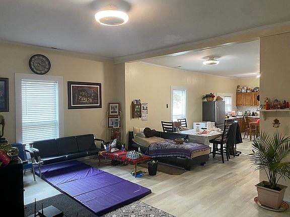 5th image of 414 S Yadkin Ave