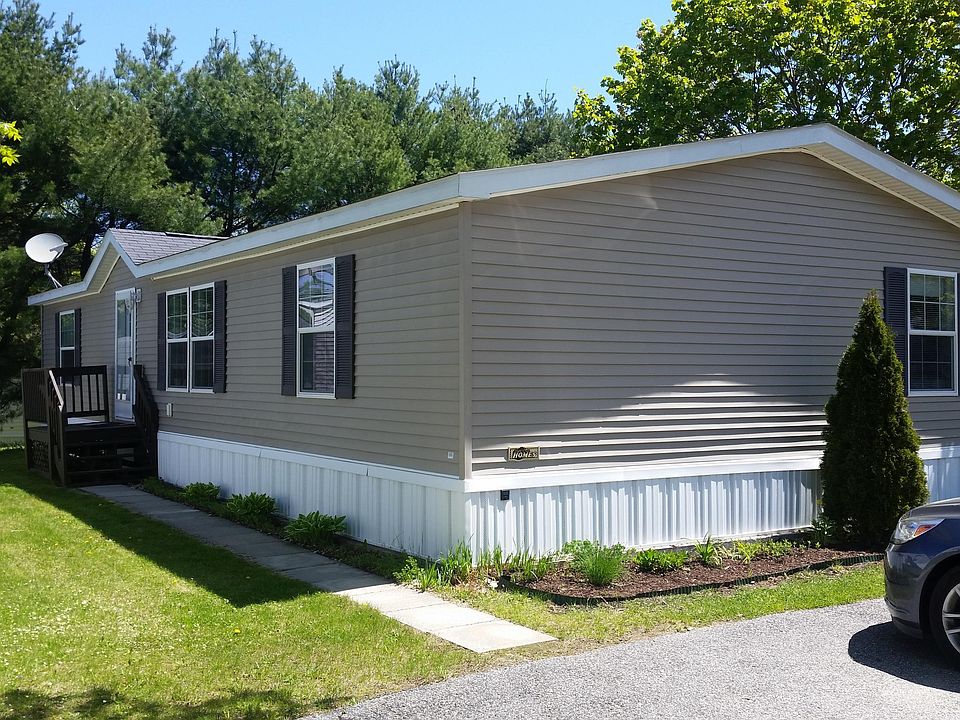 2nd image of 6 Harvest Ln