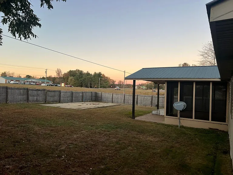 Memorial Dr — Photo 2