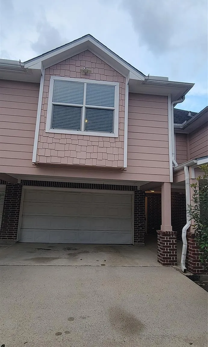 3 bed, 2.5 bath, 1833 sqft, $1,800 — Photo 1