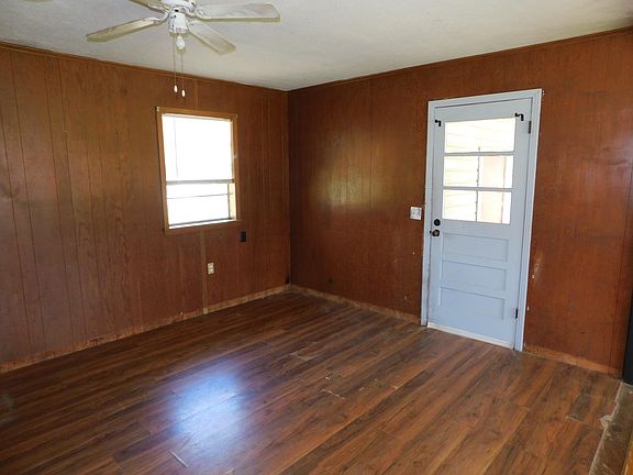 4th image of 108 Bluff St