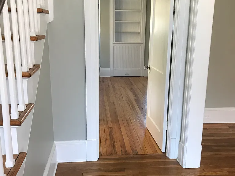 6 W Cecil St — Photo 2