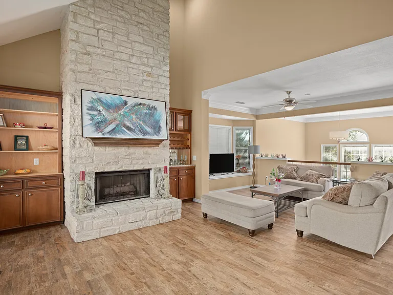 6108 Cape Coral Dr — Photo 3