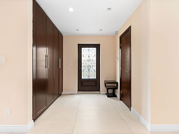 2nd image of 1608 Shore Blvd
