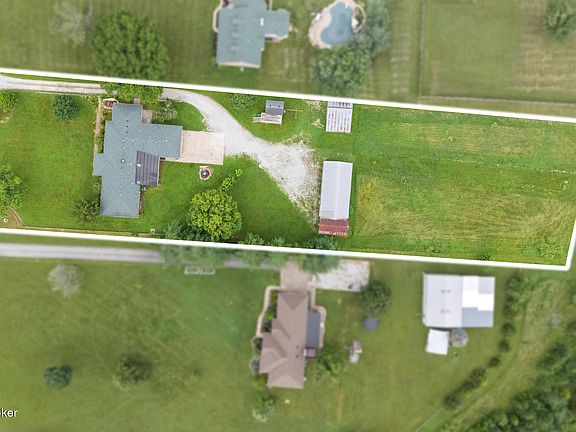 2nd image of 364 Fairview Ln