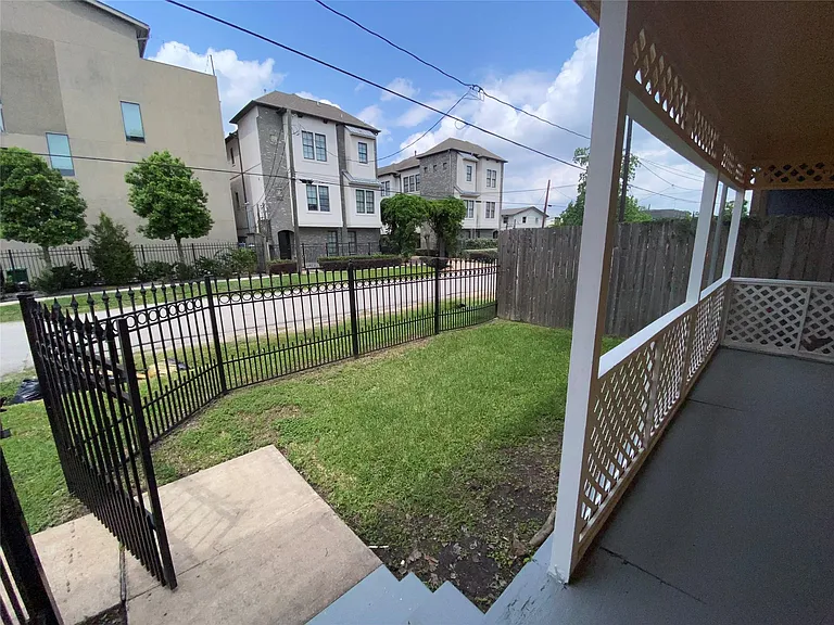 1517 Summer St — Photo 5