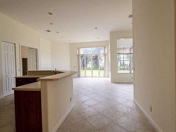 5th image of 6428 Garden Ct