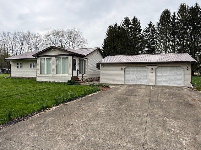 1st image of 10468 Collins Dr
