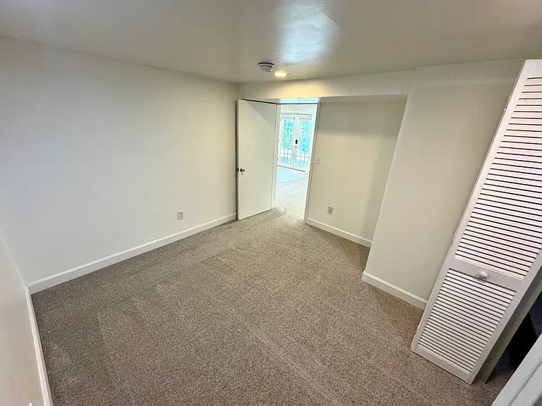 567 Whispering Hills Dr #B — Photo 16