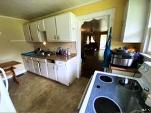 5th image of 510 S County Road 550 E