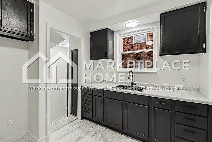 11235 Roxbury St — Photo 8