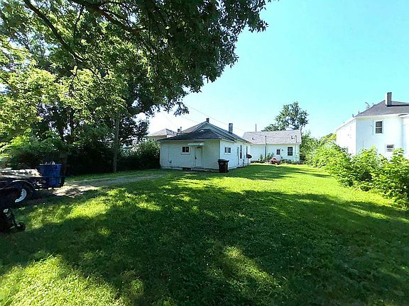 5th image of 462 Wood St #1/2