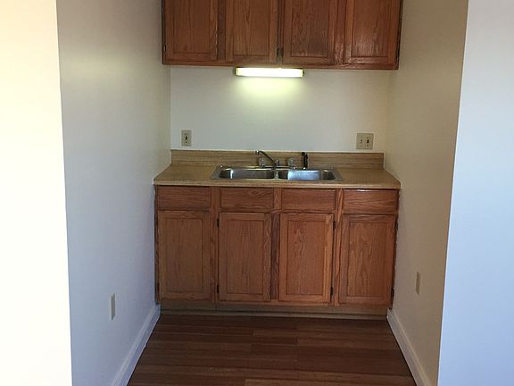 3rd image of 800 Washington Ave APT 1