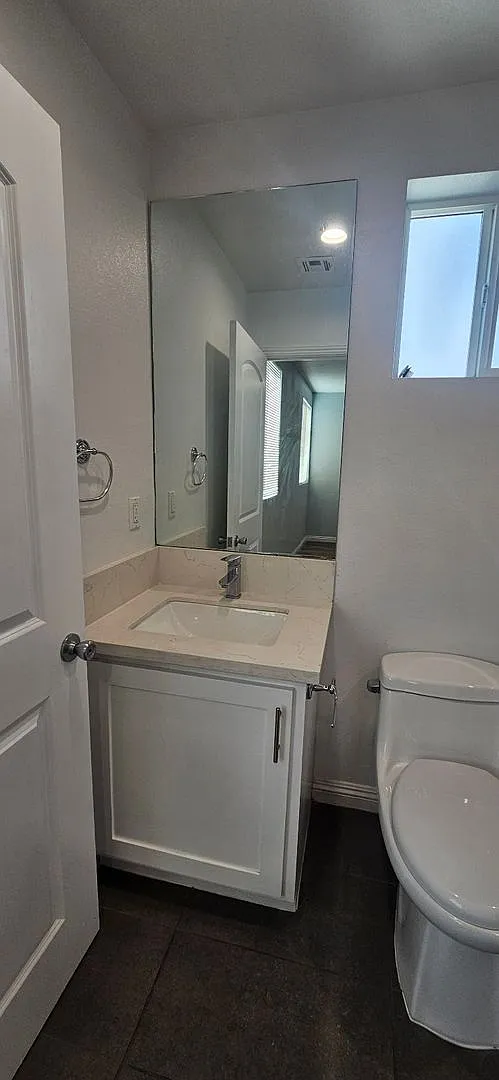 43(211) — Photo 3