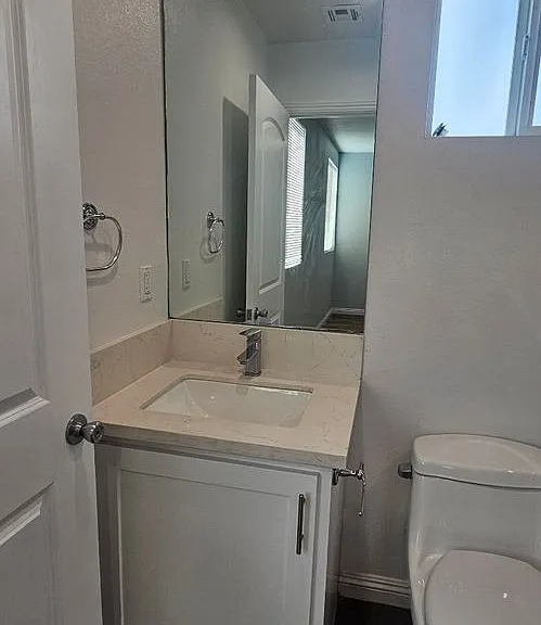 43(211) — Photo 3