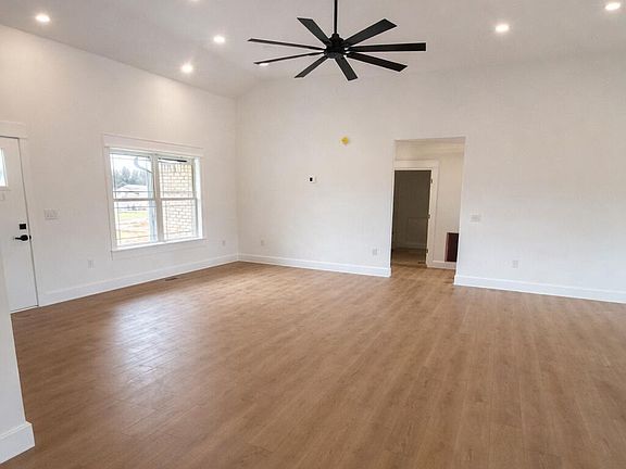 5th image of 148 Lone Oak Ct