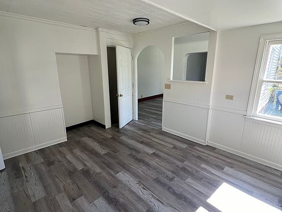 3rd image of 265 Belmont Ave NE #1