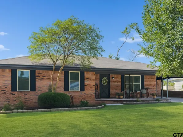 205 Martha Dr, Winnsboro, TX 75494
