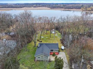 29112 Forest Isle Ln, Waterford, WI 53185
