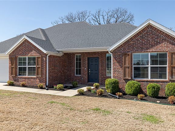 5th image of 3016 Finch St