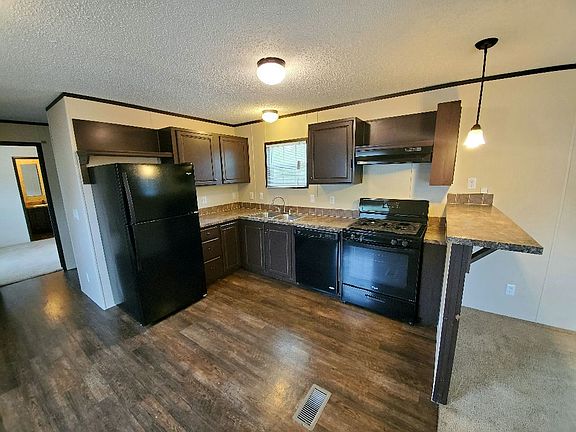 3rd image of 517 Highland Dr