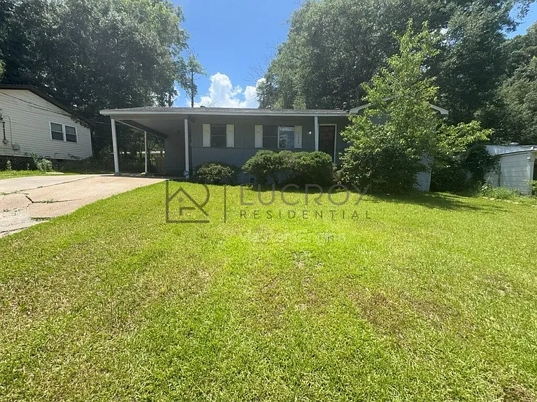 1339 Maria Dr — Photo 1