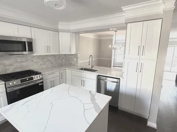 1947 Inglebrook Dr, Woodbridge, VA 22192