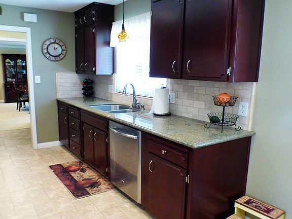 3rd image of 36482 Kensington Dr