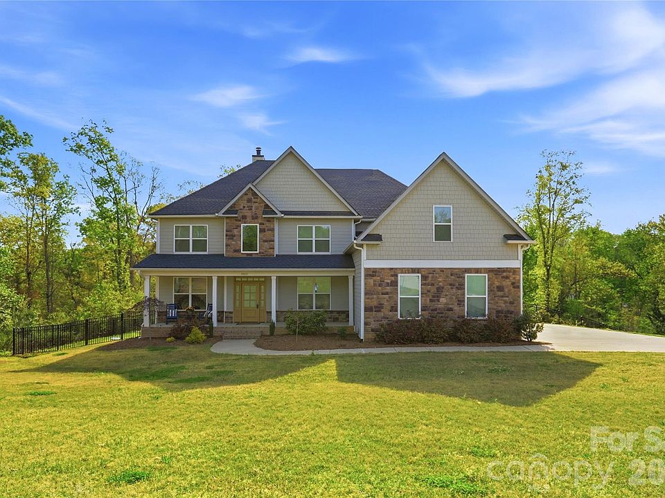 1st image of 1052 Lakefront Woods Dr