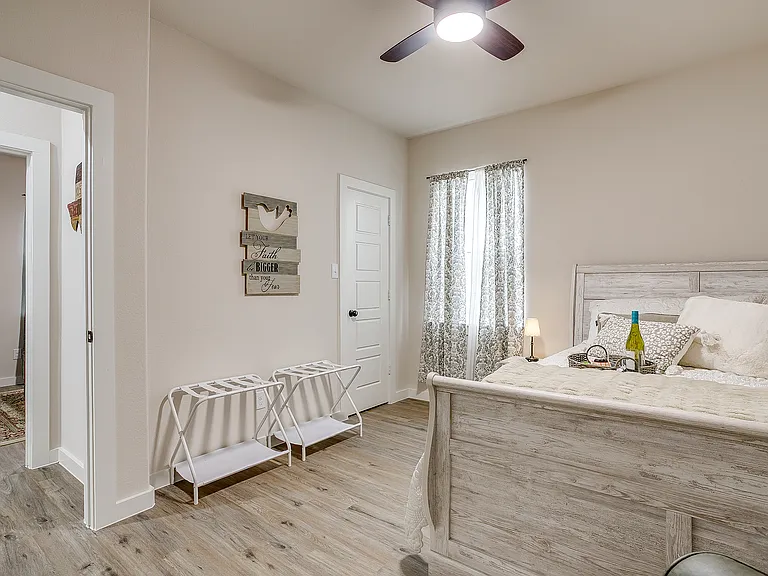 5626 Barkridge Dr — Photo 36