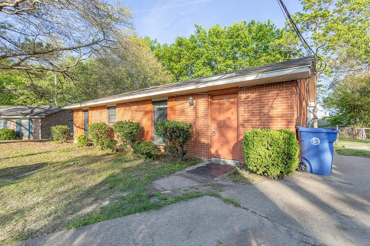 Building Photo - 212 Bobbie Ct