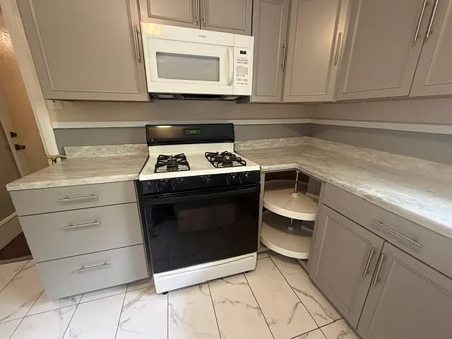 1636 Music St — Photo 12