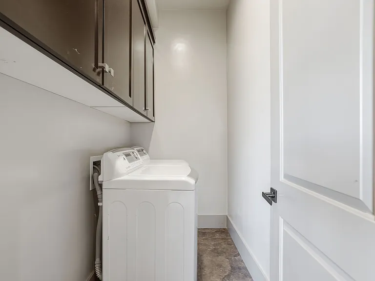 3813 Calverhall Way — Photo 41