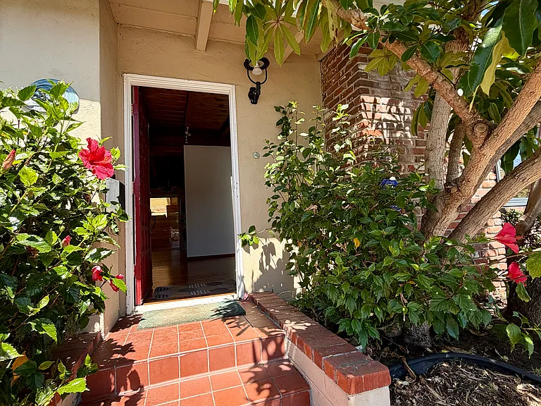 6833 Draper Ave — Photo 2