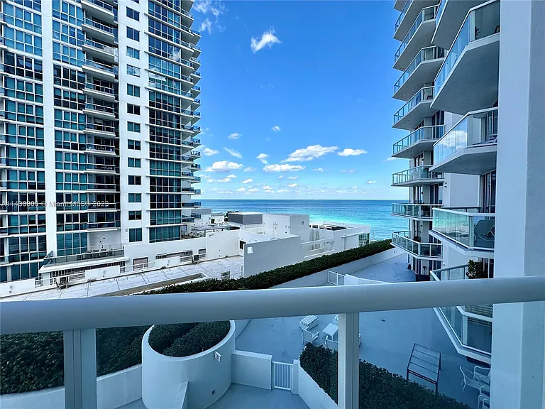 6515 Collins Ave #810 — Photo 14
