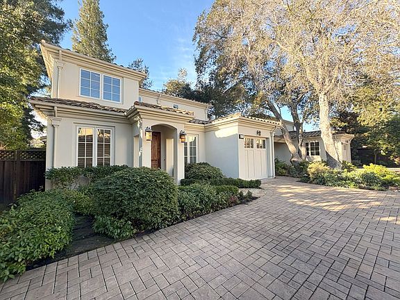 4th image of 849 University Dr