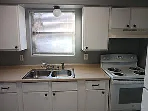 2716 Truxillo St #UPSTAIR — Photo 8