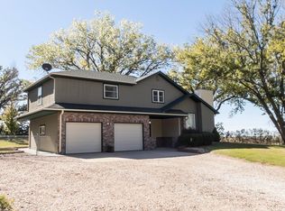 17420 280th St, Columbus, NE 68601