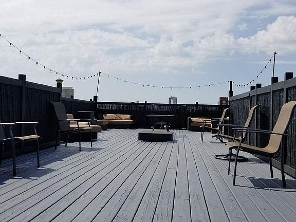 3rd image of 1648 W North Ave #4