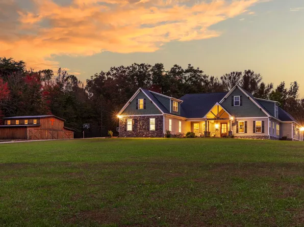 2419 Welch Rd, Soddy Daisy, TN 37379