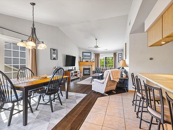 4th image of 615 Queens Ct